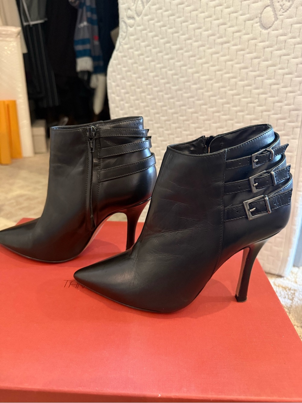 Vero Cuoio Black Pointed-Toe Leather Ankle Boots with Triple Buckles